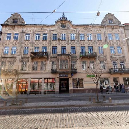 Зелені Апартаменти Біля Оперного Театру Flat In The City Center Lviv Exteriör bild