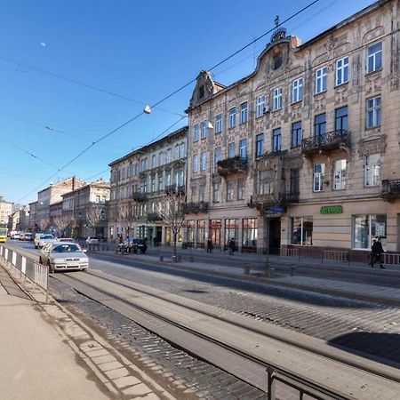 Зелені Апартаменти Біля Оперного Театру Flat In The City Center Lviv Exteriör bild