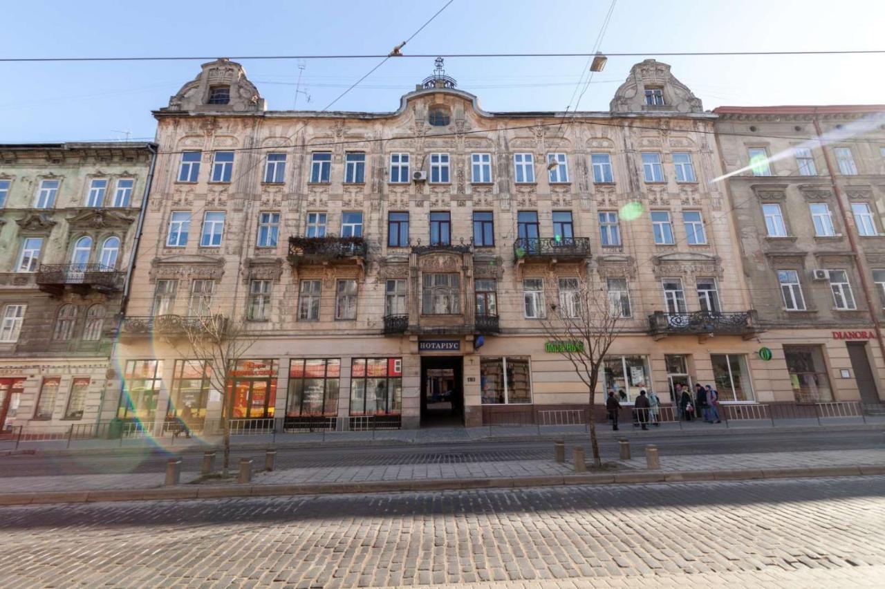 Зелені Апартаменти Біля Оперного Театру Flat In The City Center Lviv Exteriör bild