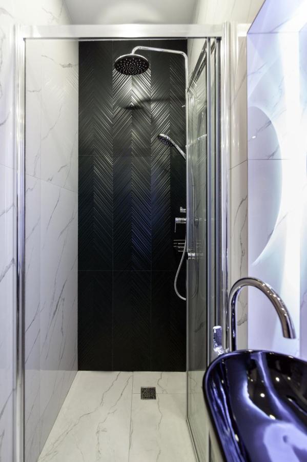 Зелені Апартаменти Біля Оперного Театру Flat In The City Center Lviv Exteriör bild