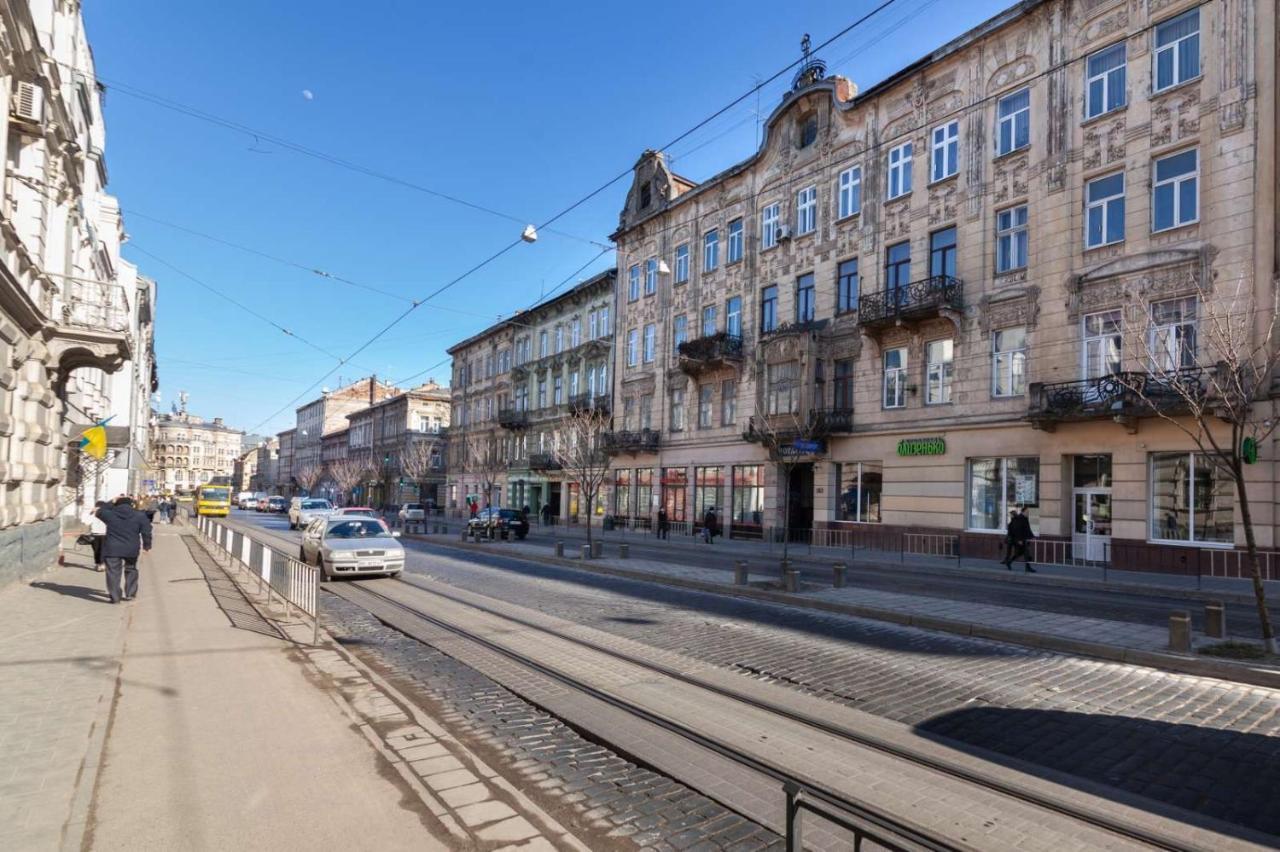 Зелені Апартаменти Біля Оперного Театру Flat In The City Center Lviv Exteriör bild