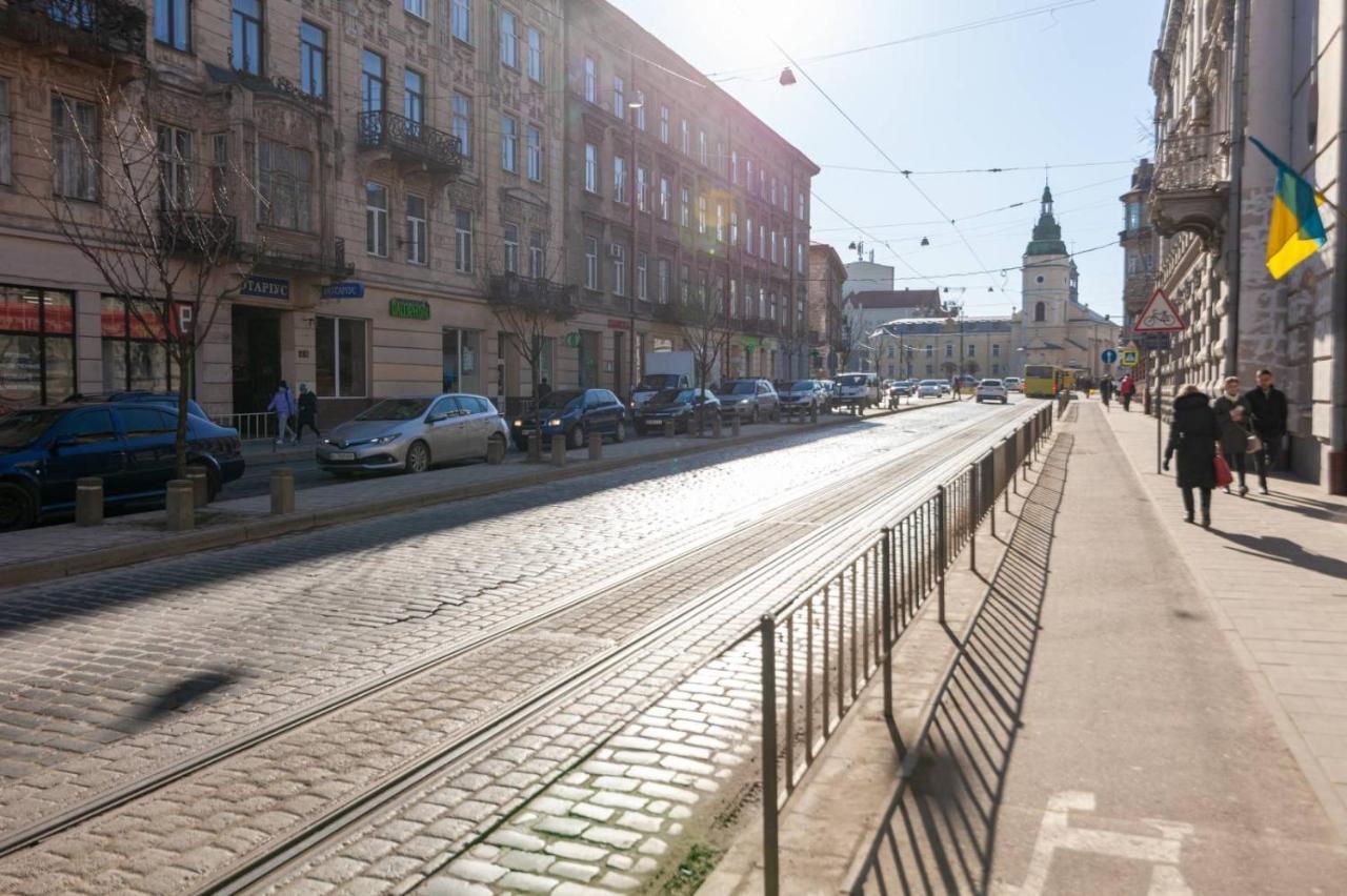 Зелені Апартаменти Біля Оперного Театру Flat In The City Center Lviv Exteriör bild